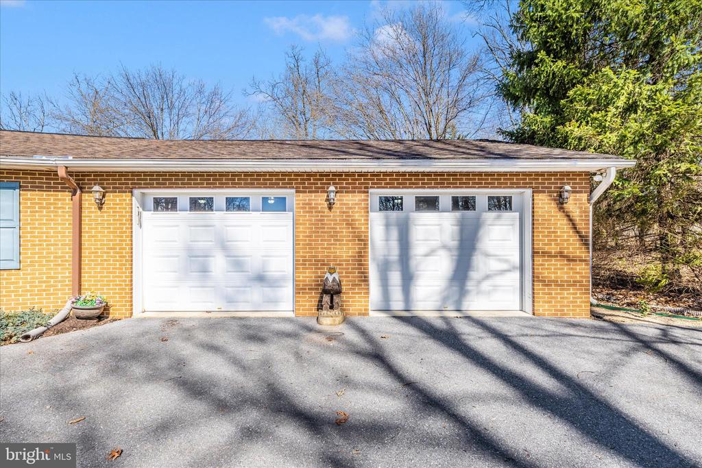 10523 ROLLING GREEN COURT