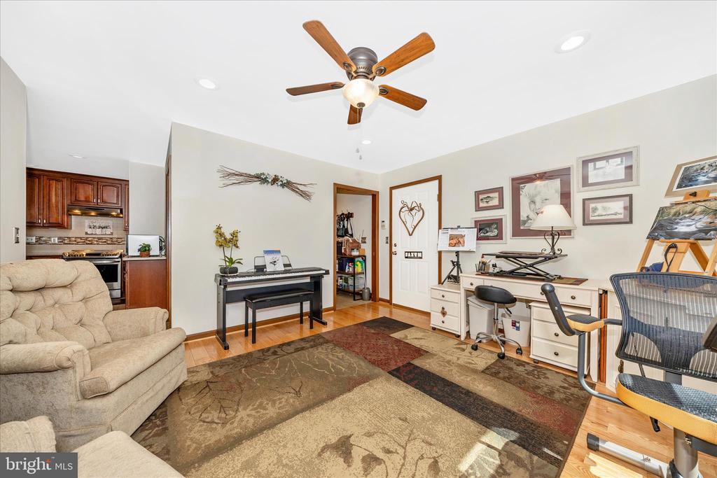 10523 ROLLING GREEN COURT