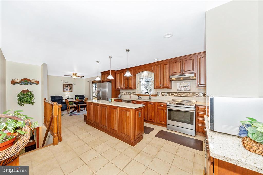 10523 ROLLING GREEN COURT