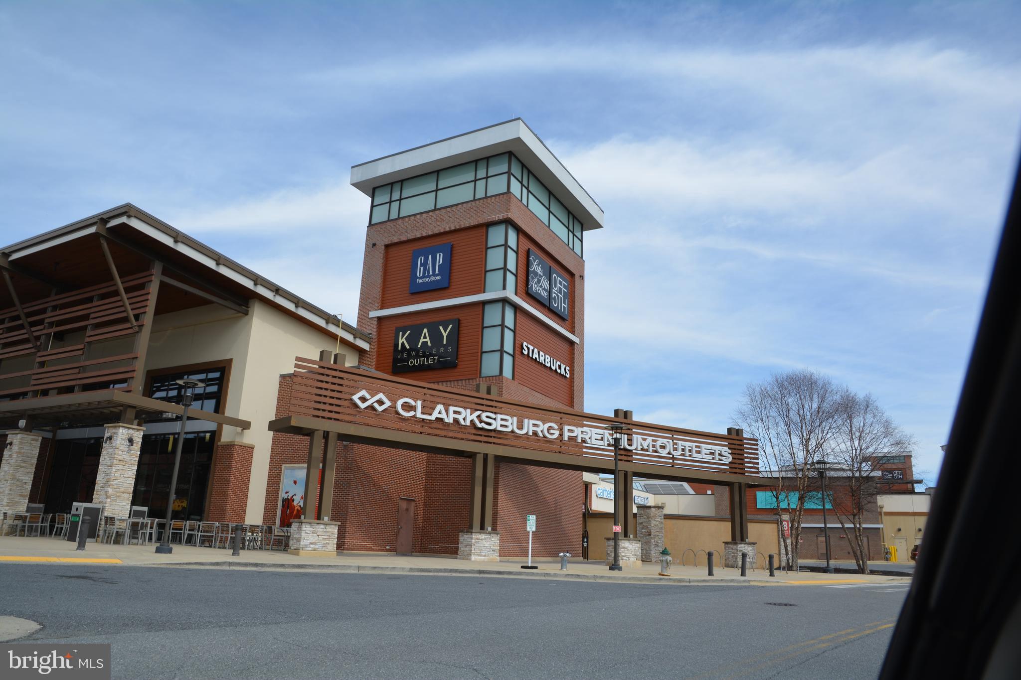 10523 ROLLING GREEN COURT