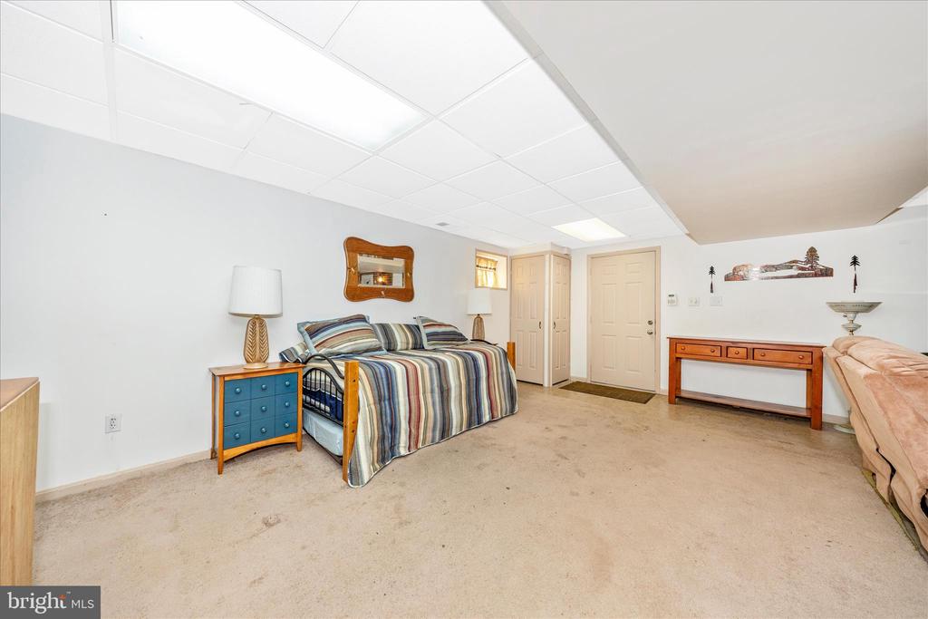 10523 ROLLING GREEN COURT