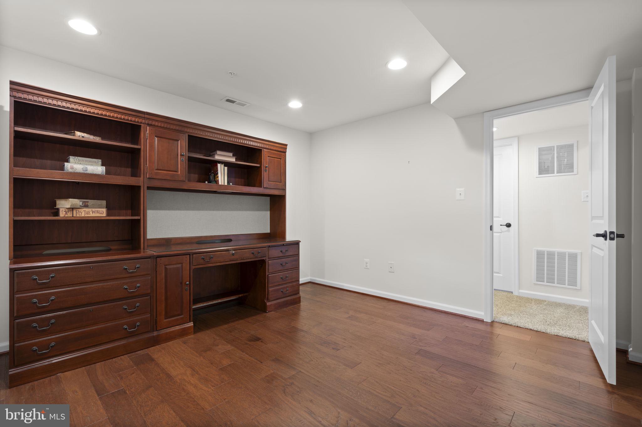 4709 PULLER DRIVE