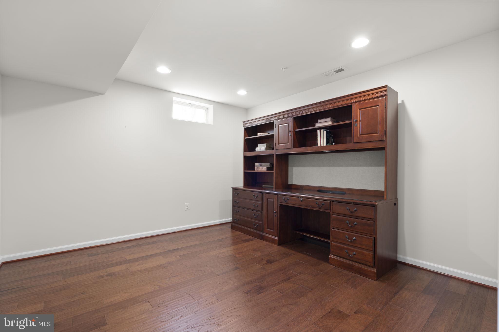 4709 PULLER DRIVE