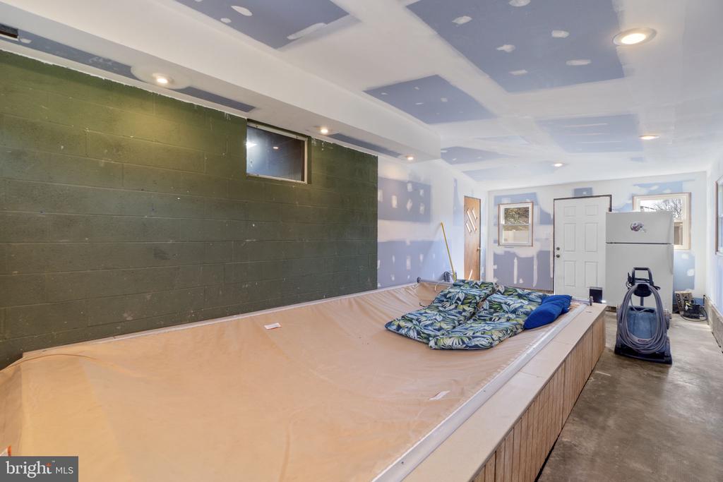 7203 PEEKSKILL DRIVE