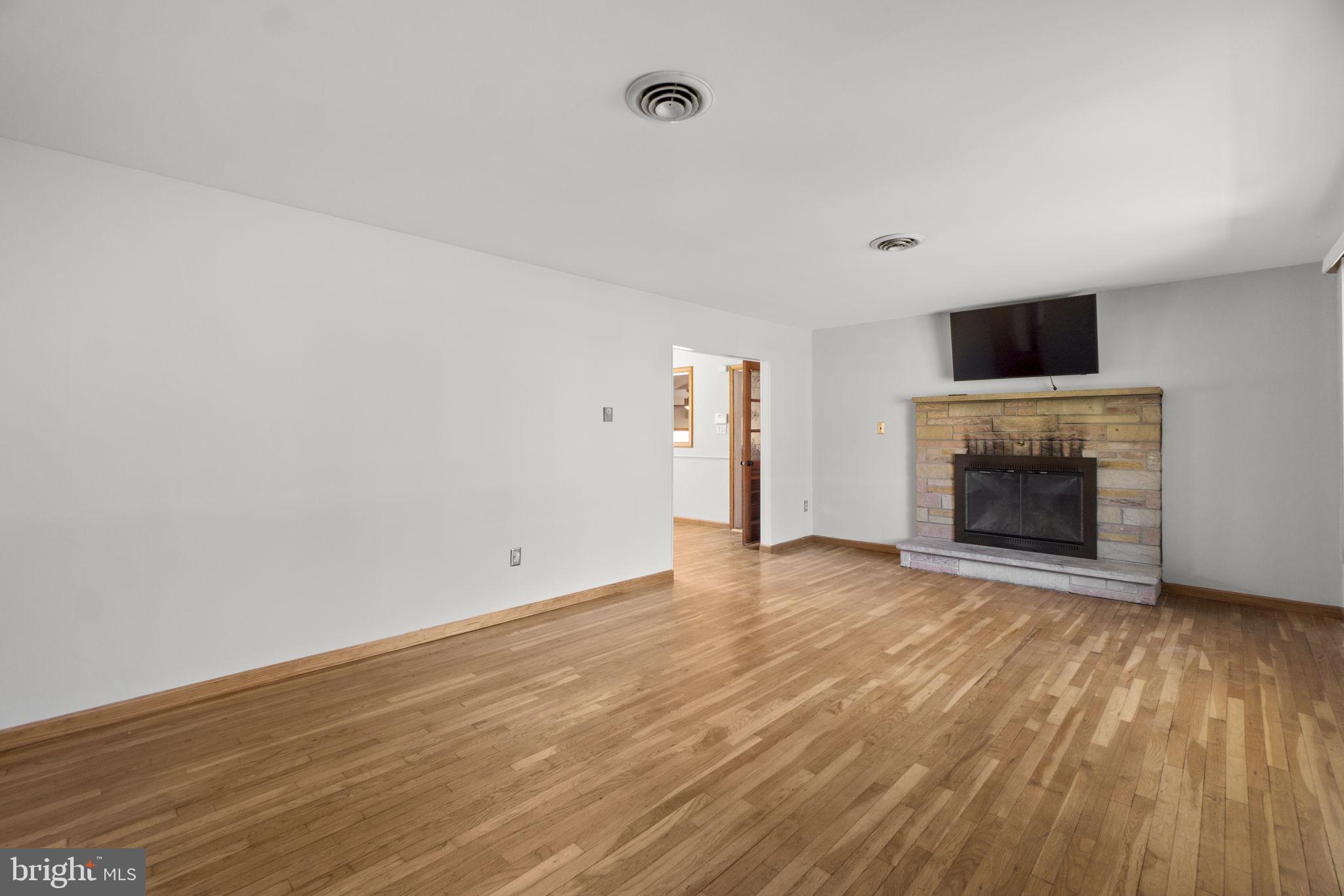 7203 PEEKSKILL DRIVE