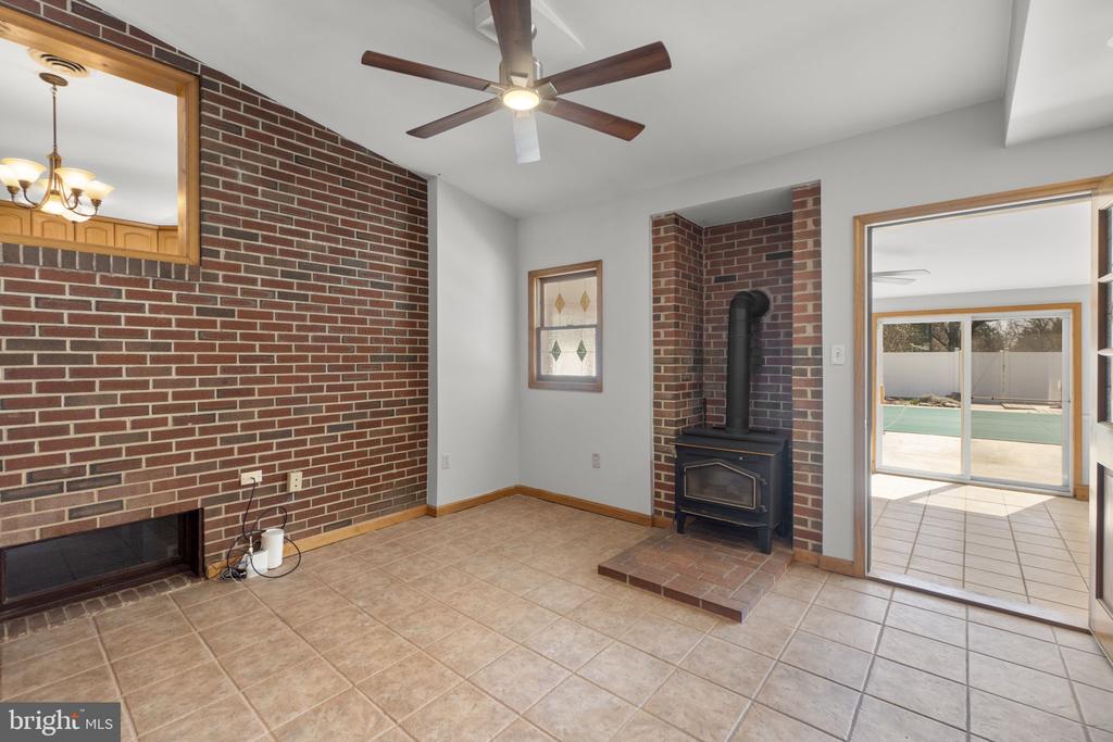 7203 PEEKSKILL DRIVE