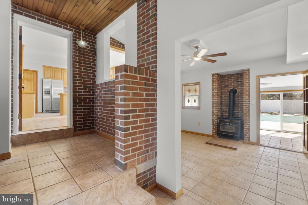 7203 PEEKSKILL DRIVE