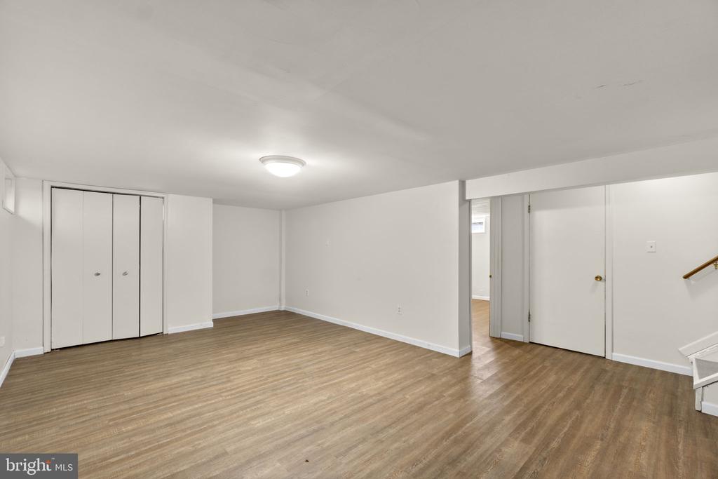 7203 PEEKSKILL DRIVE