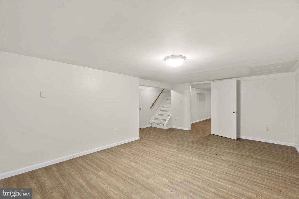 7203 PEEKSKILL DRIVE
