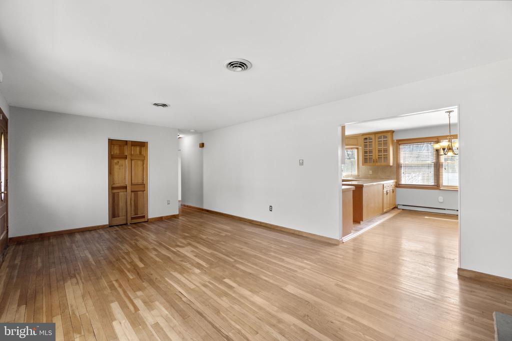 7203 PEEKSKILL DRIVE