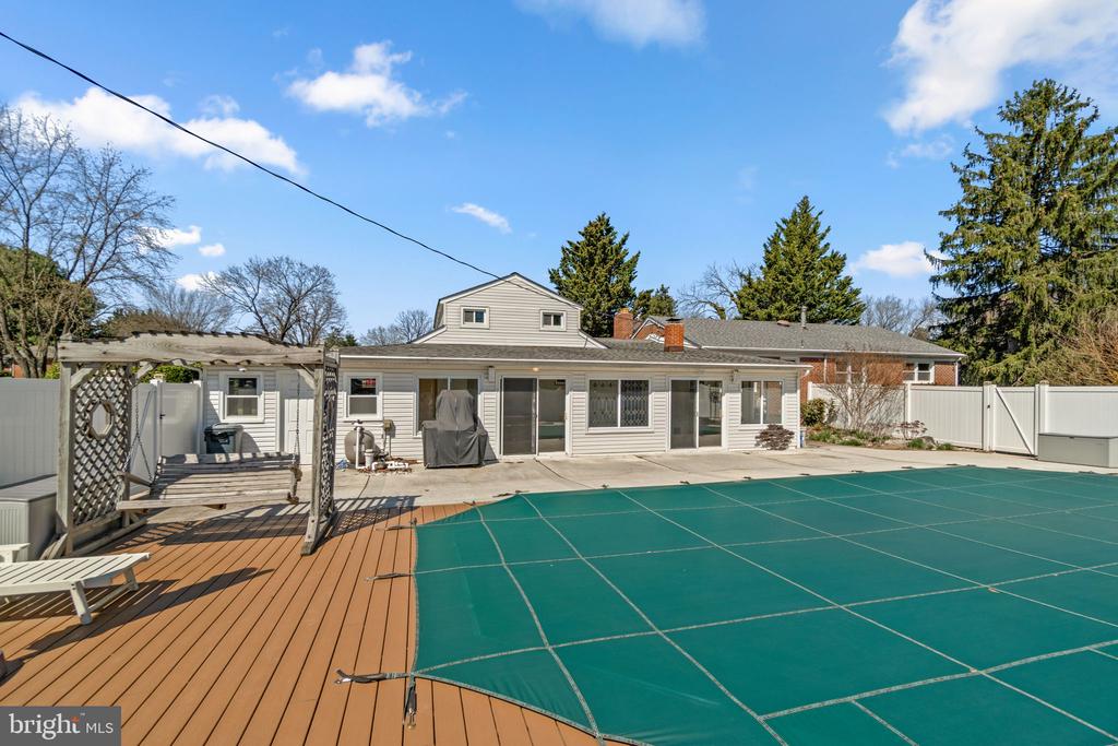 7203 PEEKSKILL DRIVE