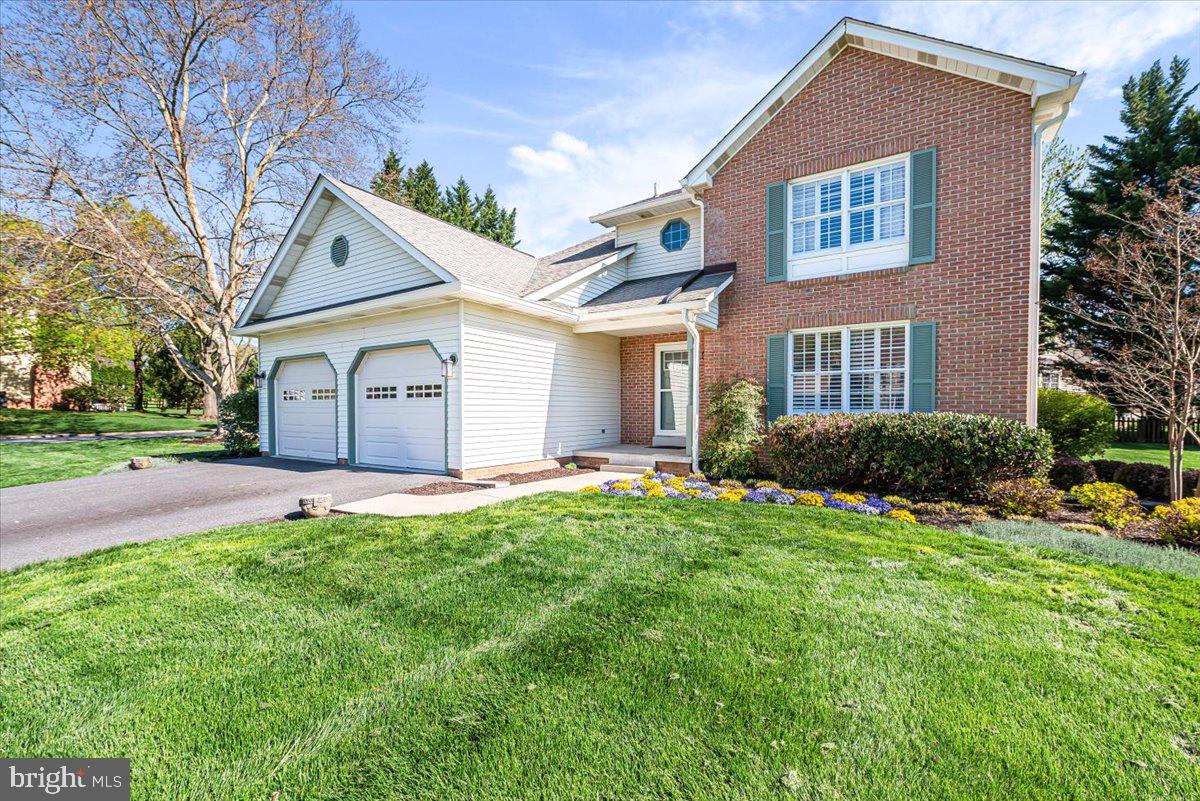211 DEER RUN DRIVE