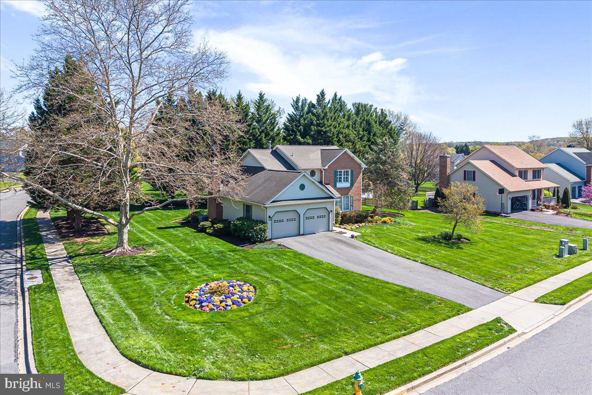 211 DEER RUN DRIVE