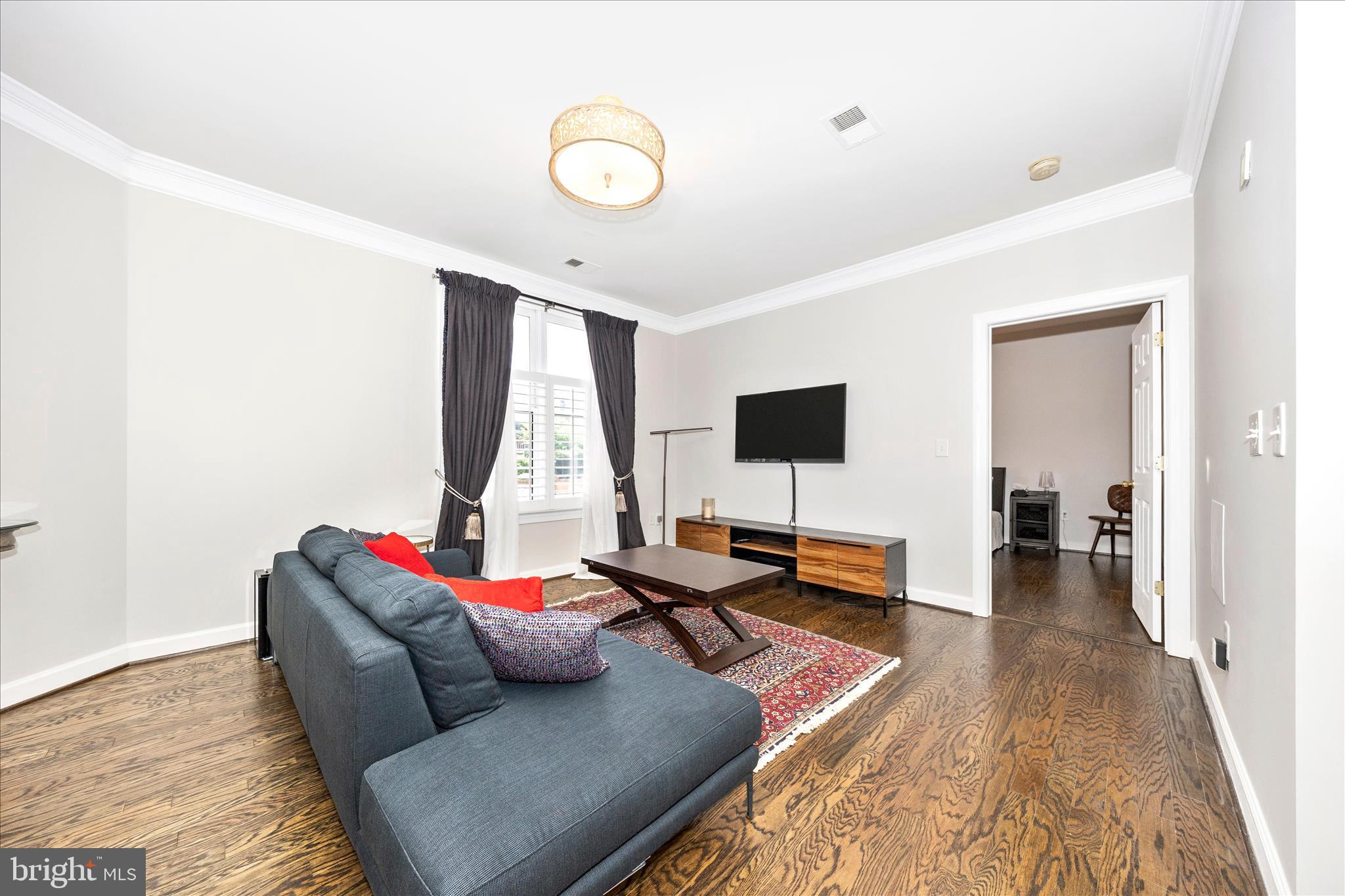 35 E ALL SAINTS STREET 114