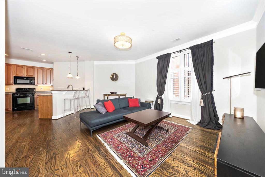 35 E ALL SAINTS STREET 114