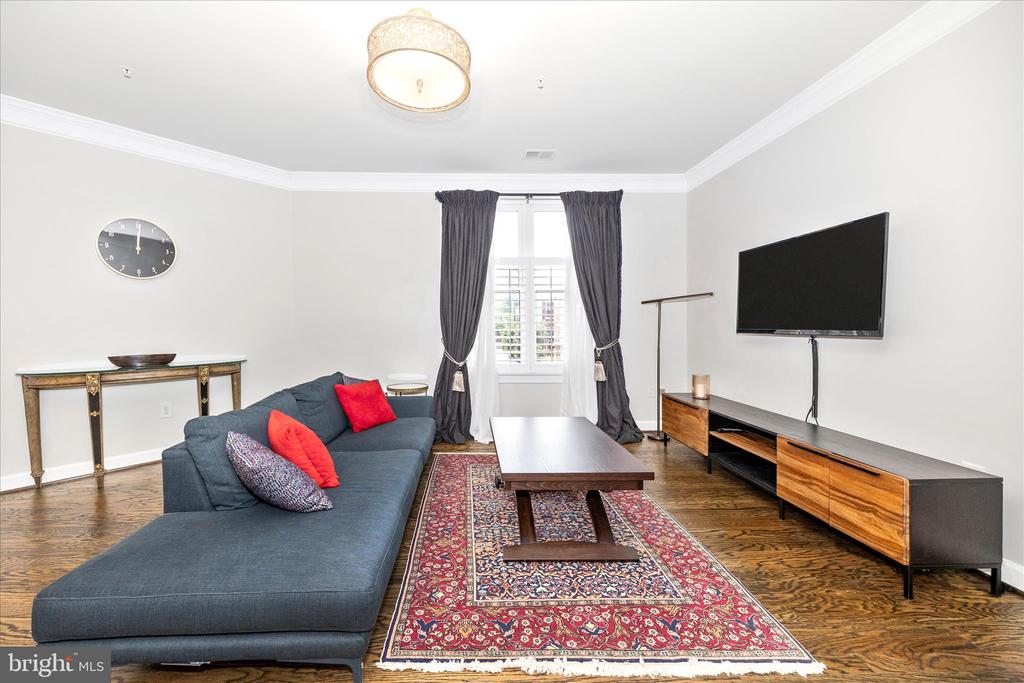 35 E ALL SAINTS STREET 114