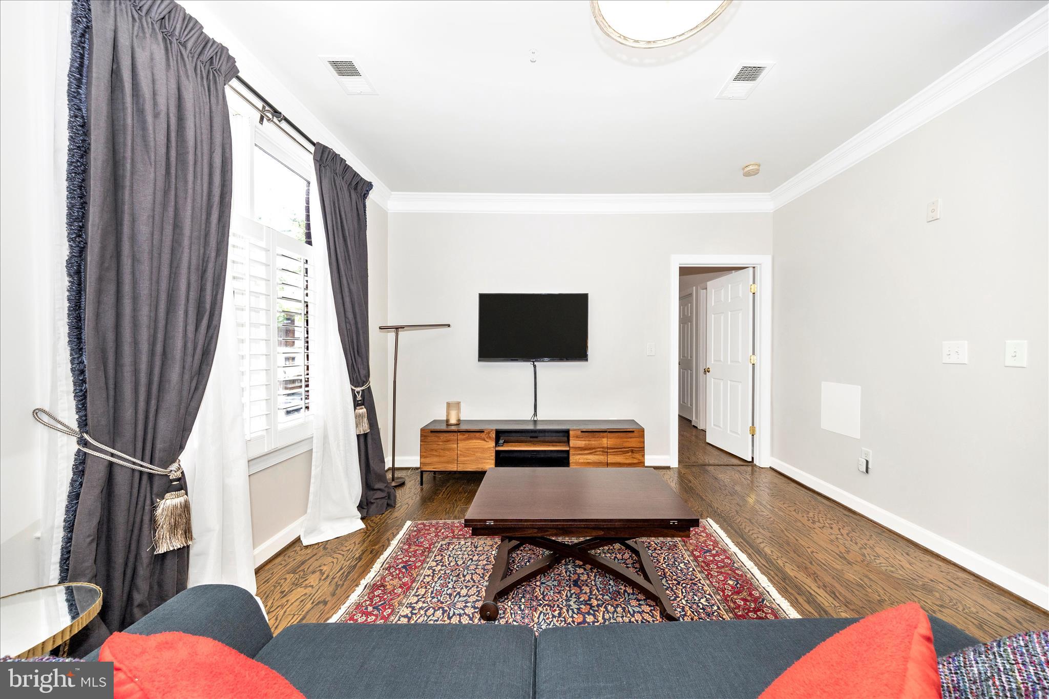 35 E ALL SAINTS STREET 114