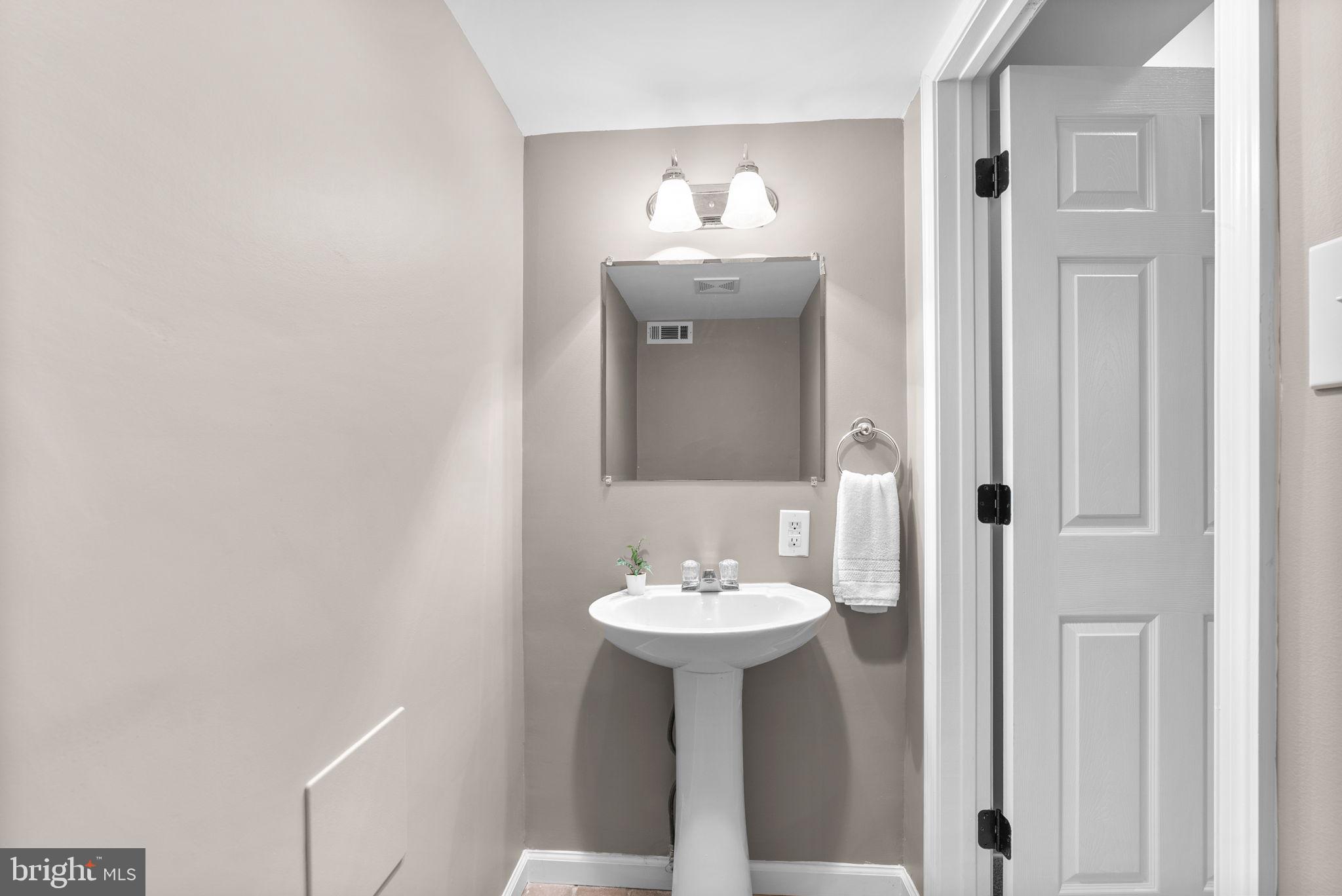 5609 QUEEN ANNE COURT