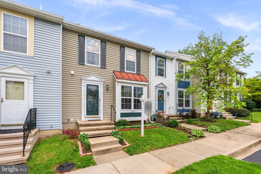 5609 QUEEN ANNE COURT