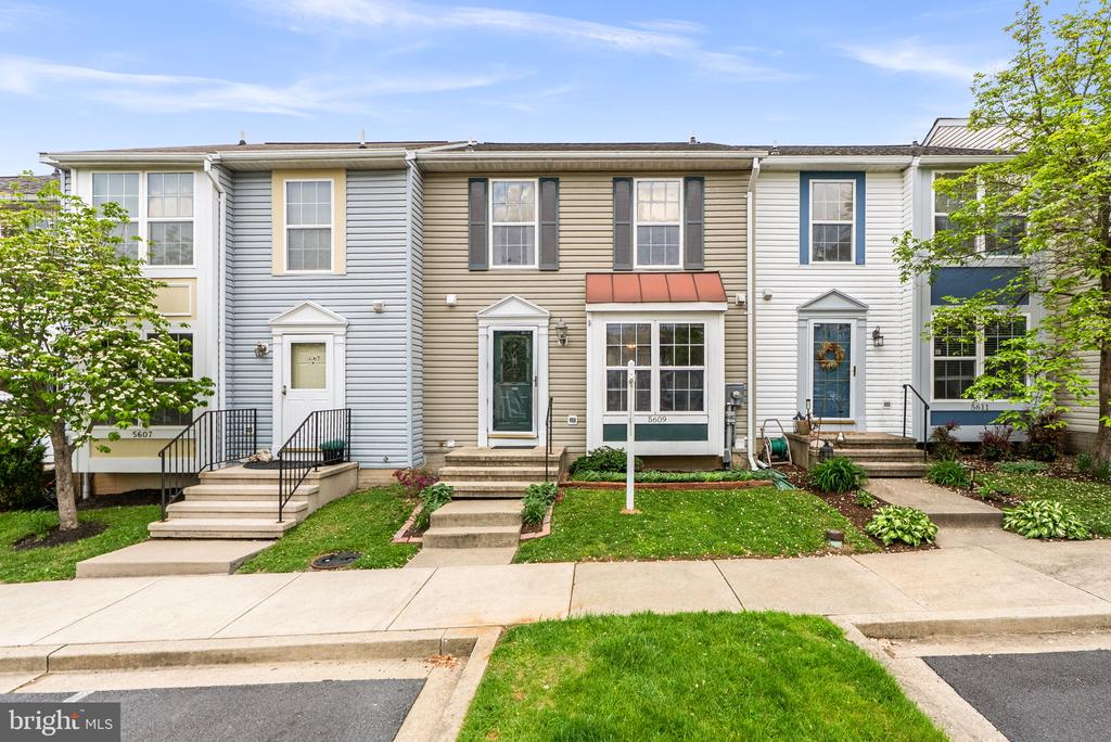 5609 QUEEN ANNE COURT