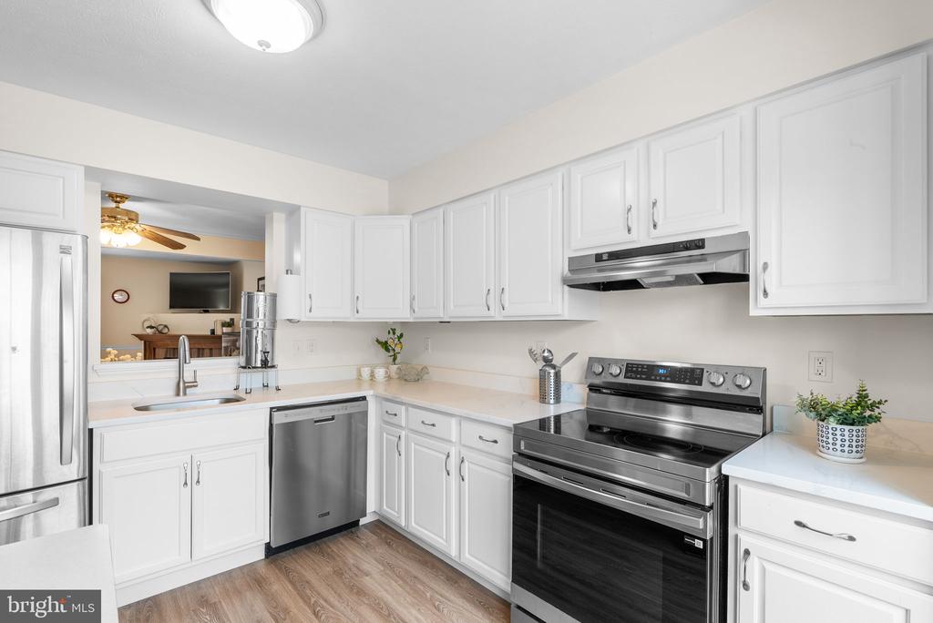 5609 QUEEN ANNE COURT