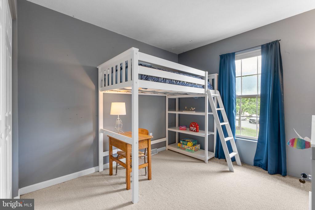 5609 QUEEN ANNE COURT