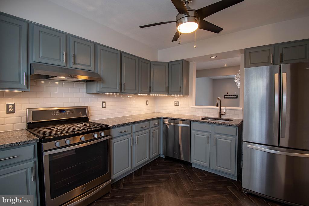 5620 QUEEN ANNE COURT