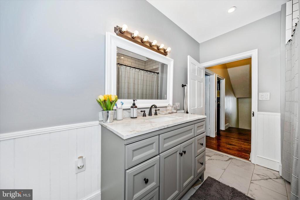 213 W MAIN STREET