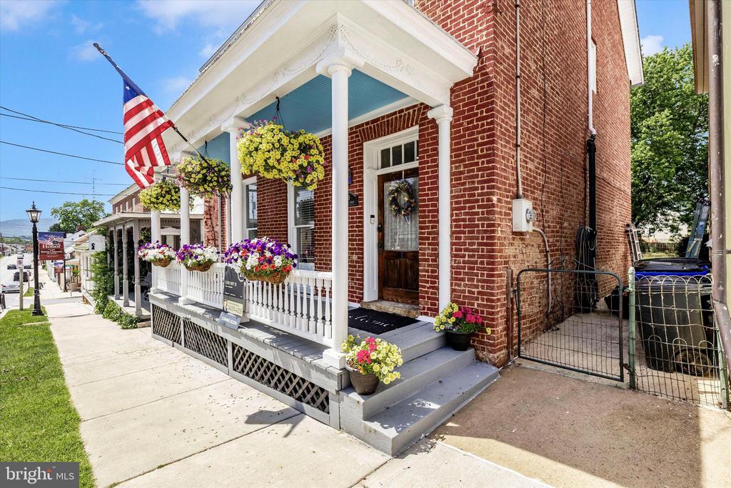 213 W MAIN STREET