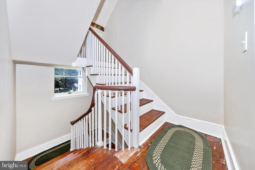 213 W MAIN STREET