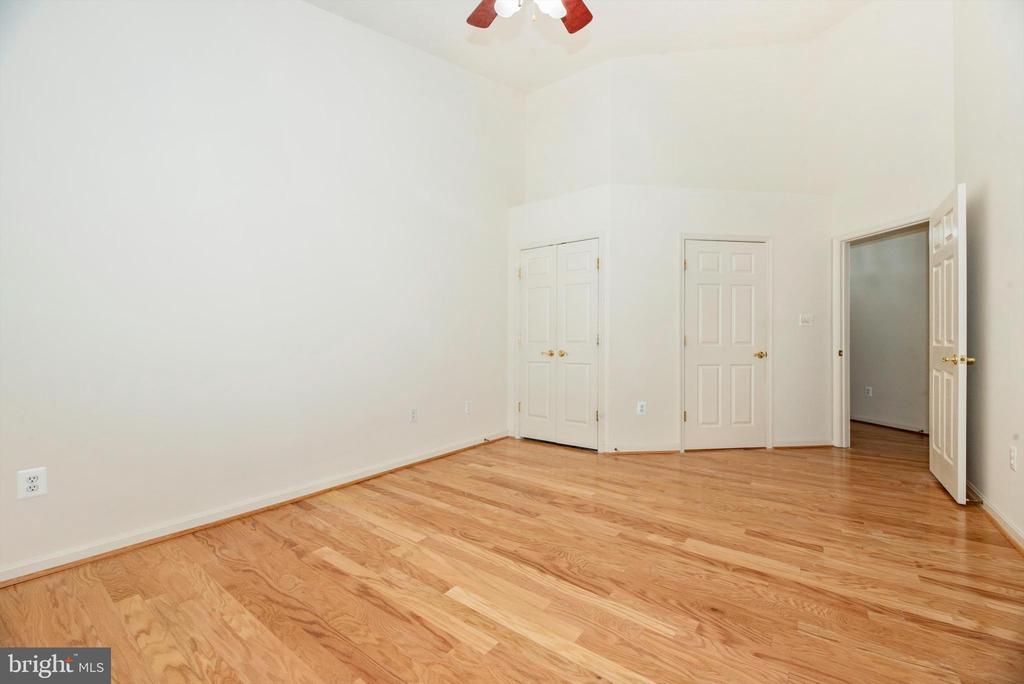 2506 COACH HOUSE WAY 3B
