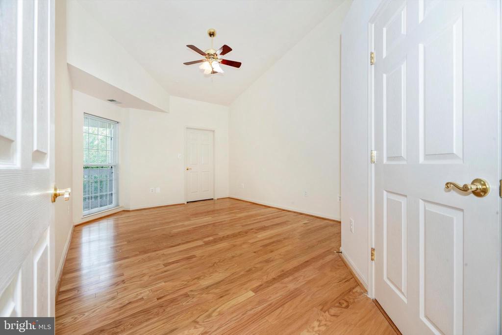 2506 COACH HOUSE WAY 3B