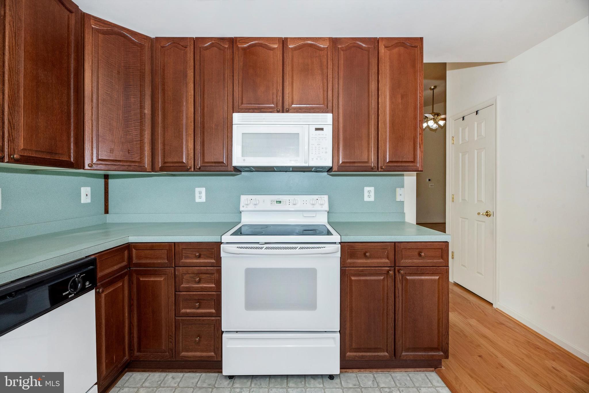 2506 COACH HOUSE WAY 3B