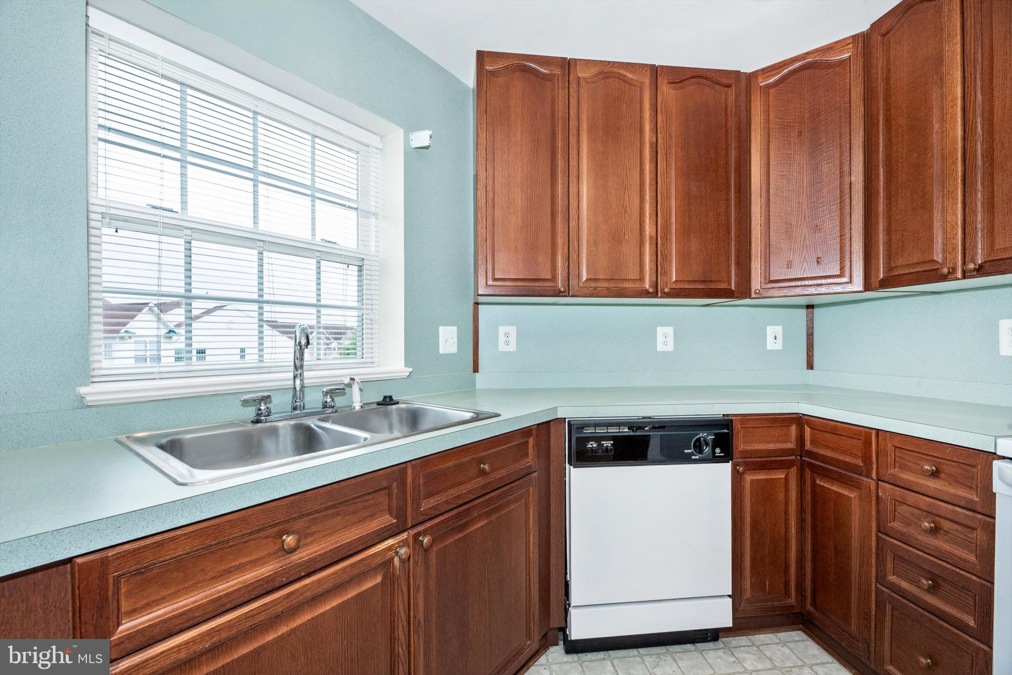 2506 COACH HOUSE WAY 3B