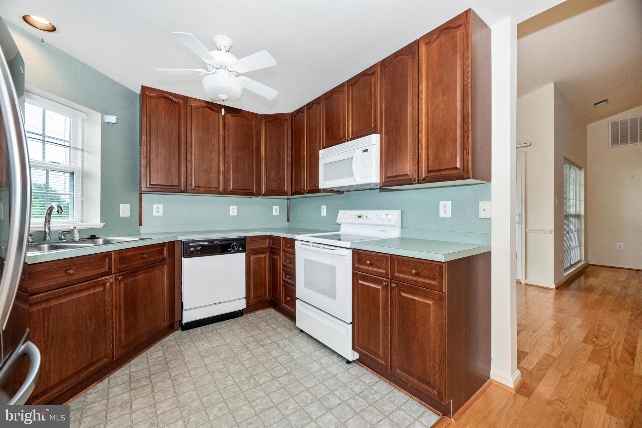 2506 COACH HOUSE WAY 3B