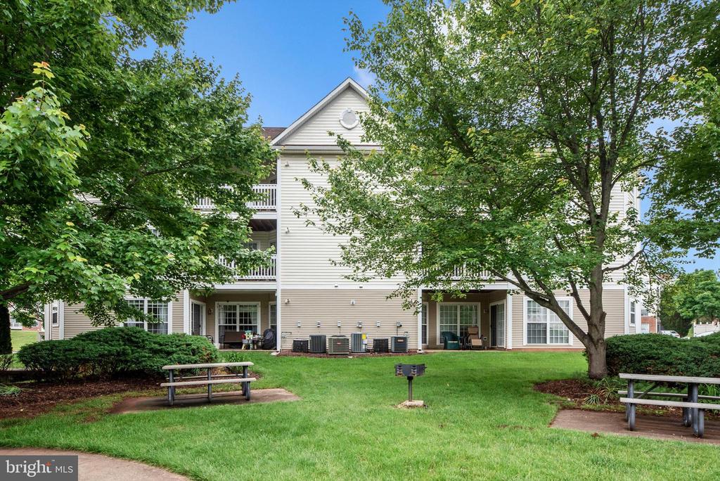 2506 COACH HOUSE WAY 3B