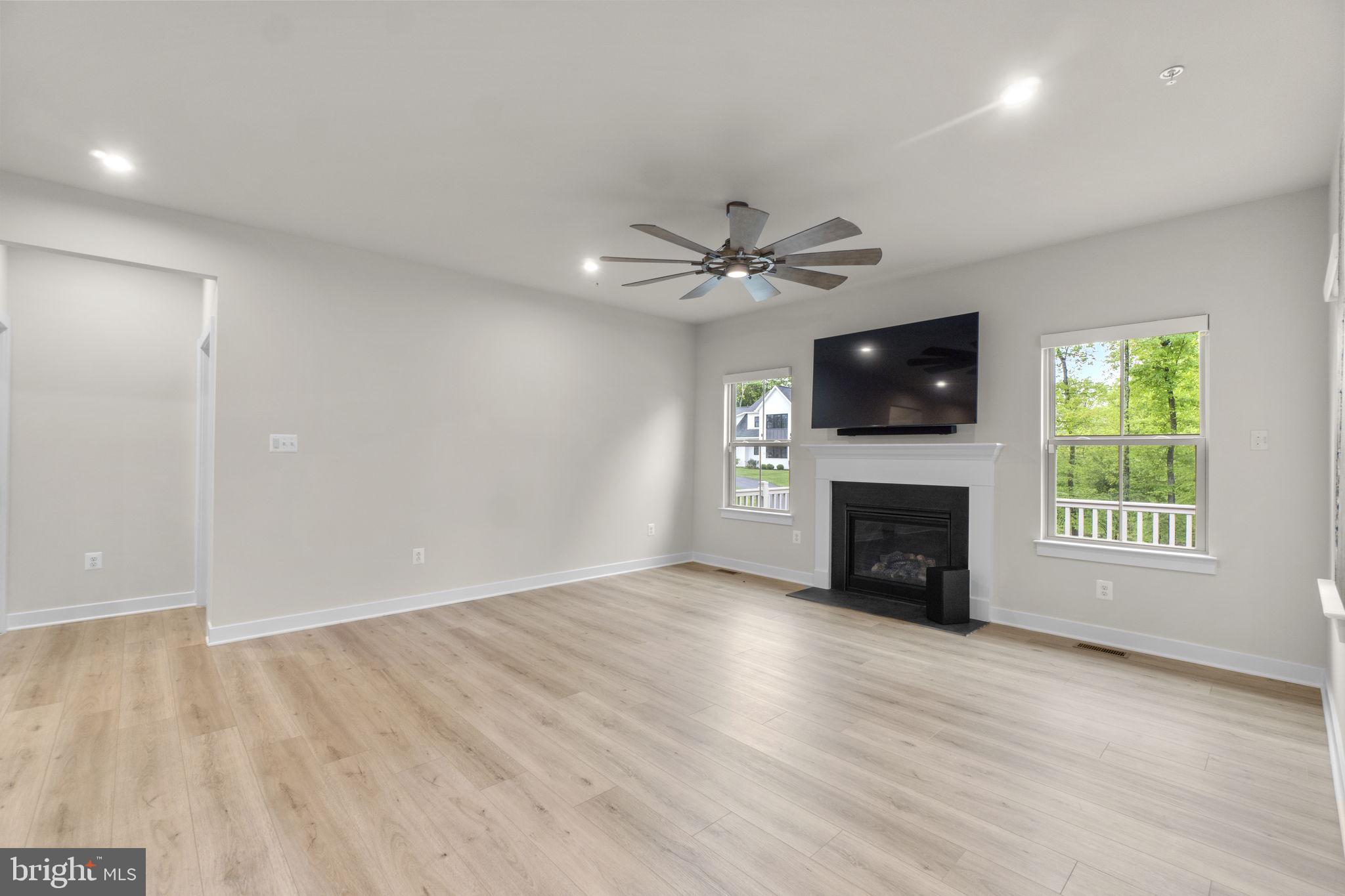 6967 MANDALONG WAY
