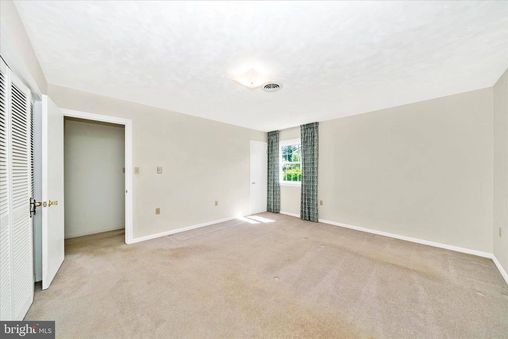 9496 POCONO DRIVE
