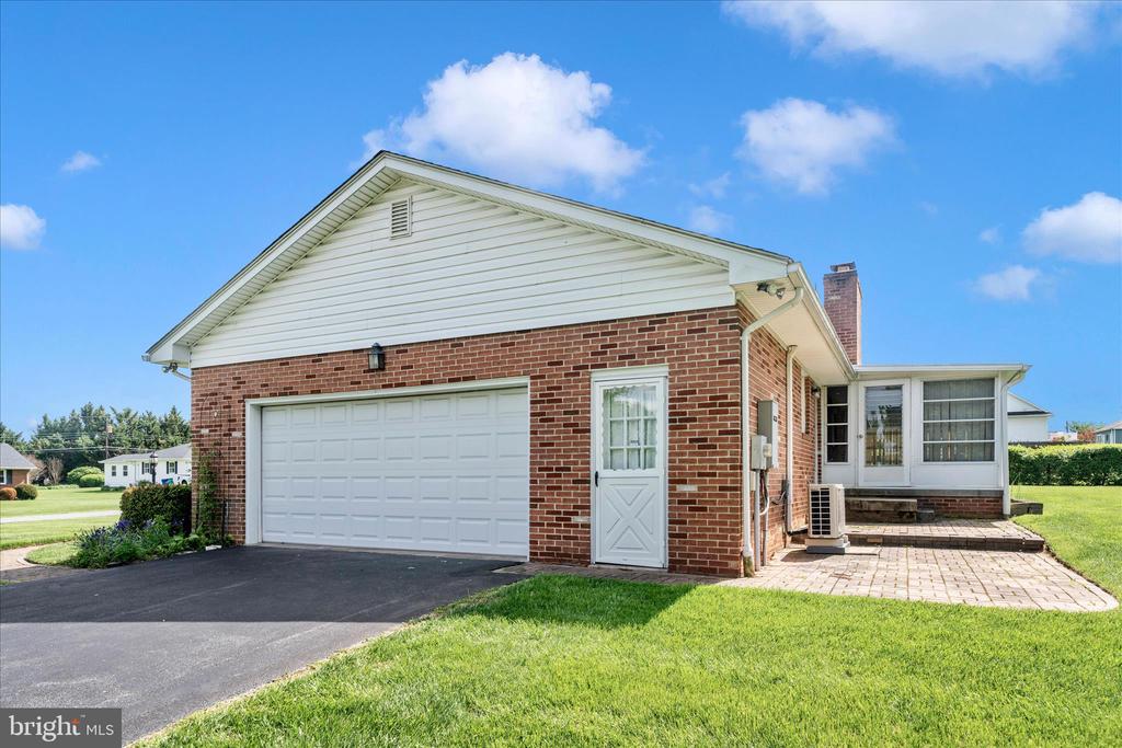 9496 POCONO DRIVE