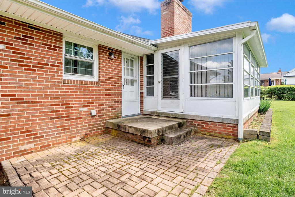 9496 POCONO DRIVE