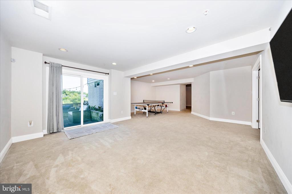 6831 REHNQUIST COURT