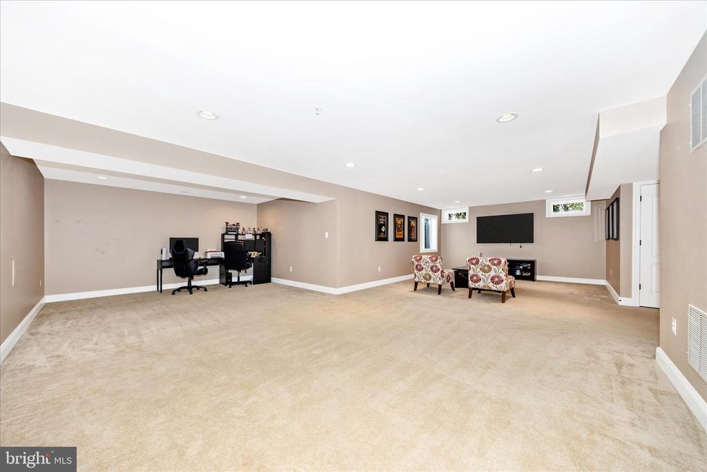748 POTOMAC VIEW PARKWAY