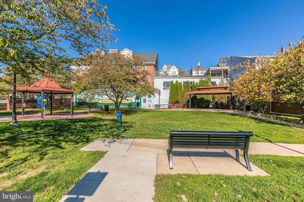 748 POTOMAC VIEW PARKWAY