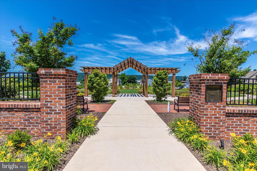 748 POTOMAC VIEW PARKWAY