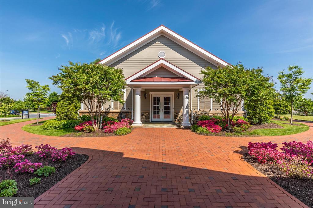 748 POTOMAC VIEW PARKWAY