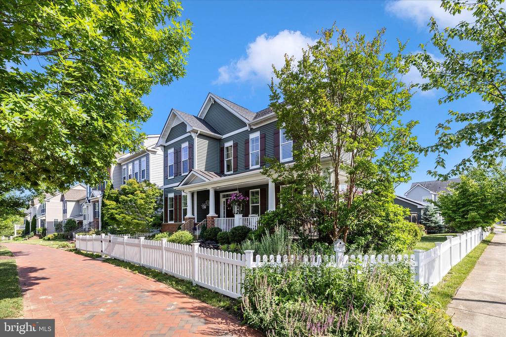 748 POTOMAC VIEW PARKWAY