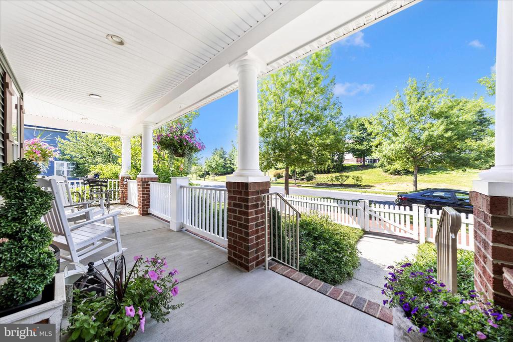 748 POTOMAC VIEW PARKWAY