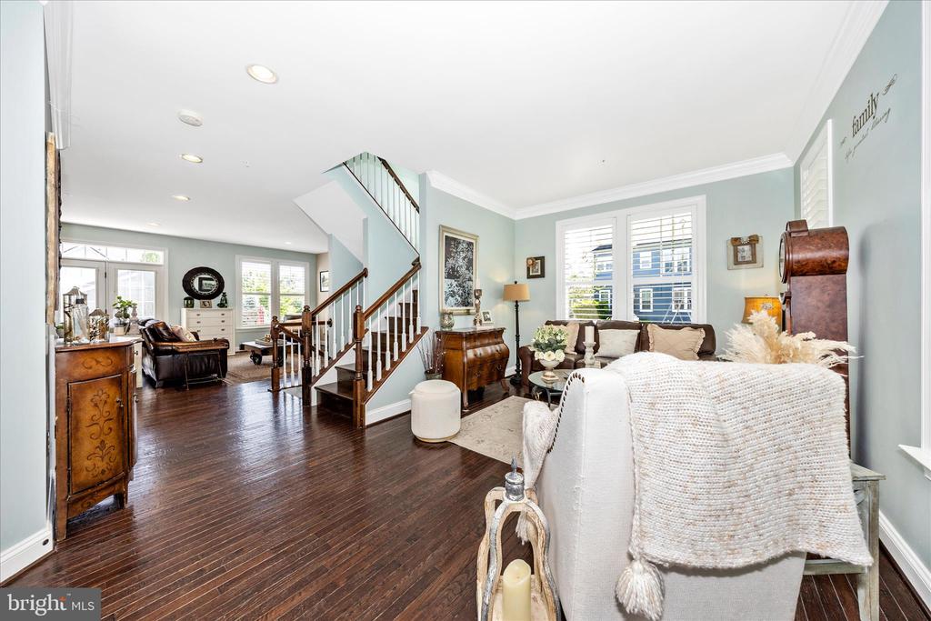 748 POTOMAC VIEW PARKWAY