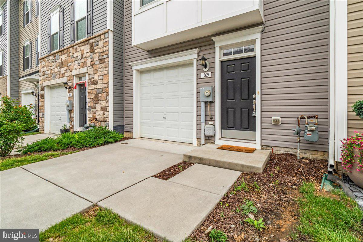 309 SPRING BANK WAY