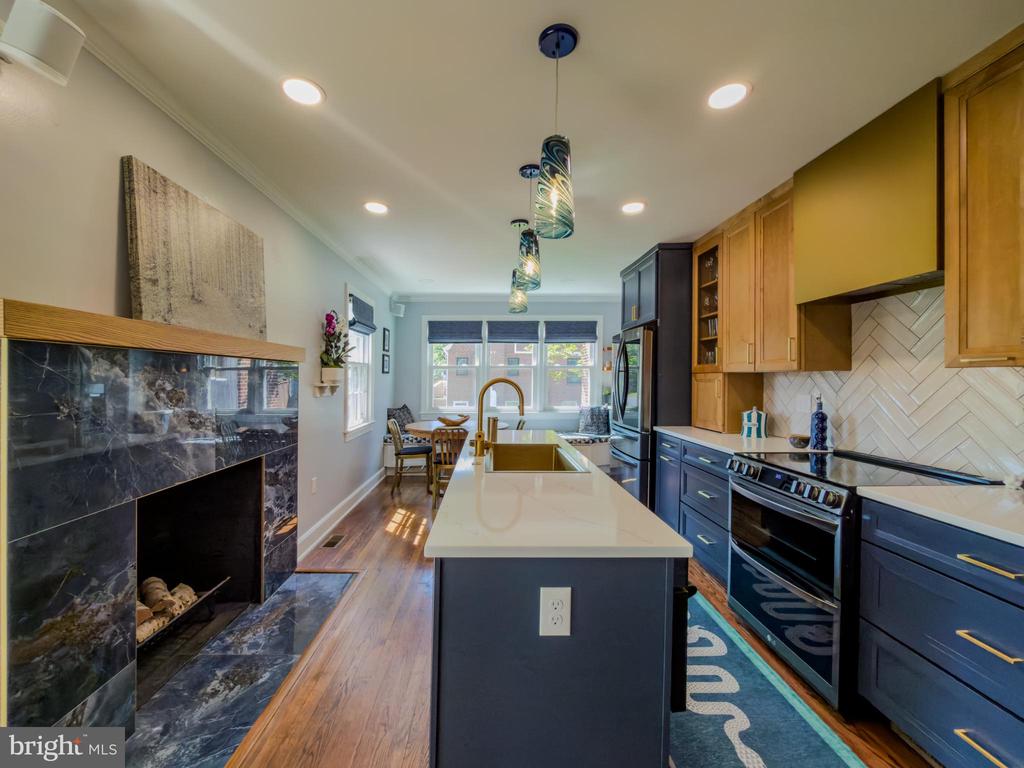 1 W 14TH STREET W